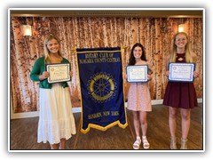 2021 Student scholarships l-r Faith Lunn, Marisa Zarcone, Megan Wawrzynski